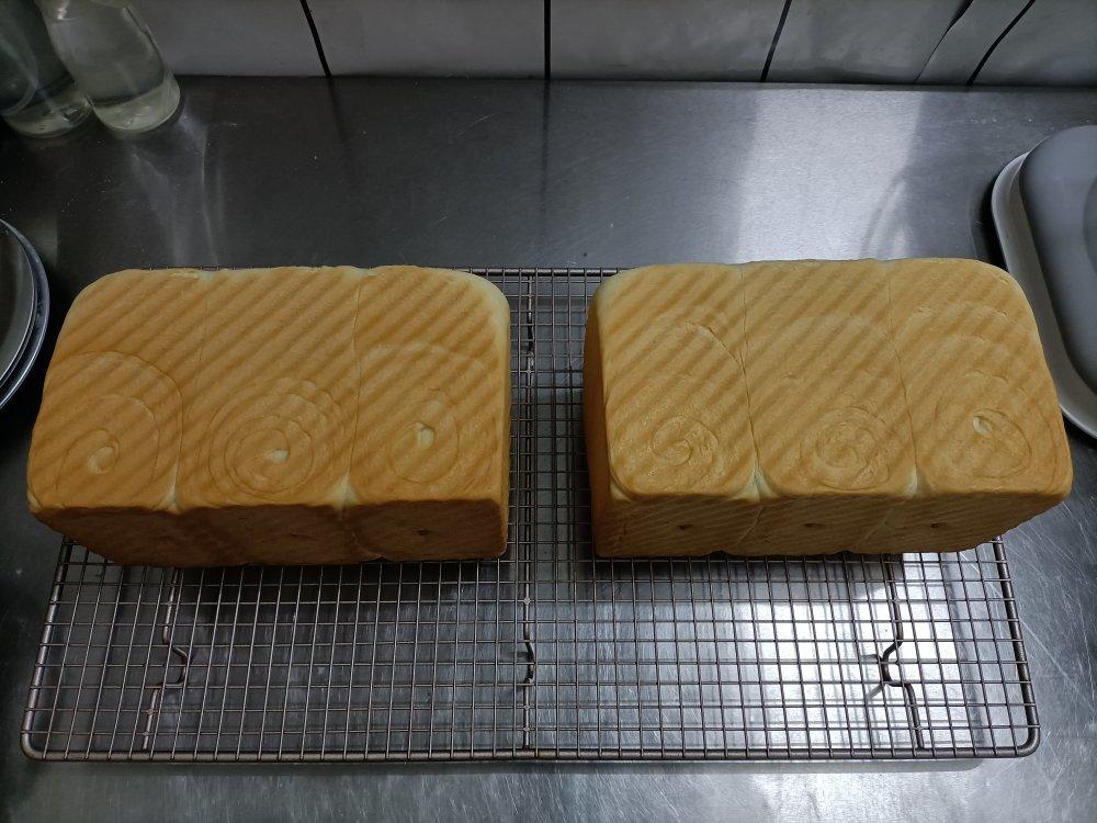 吐司，奶香手撕面包，超级香浓