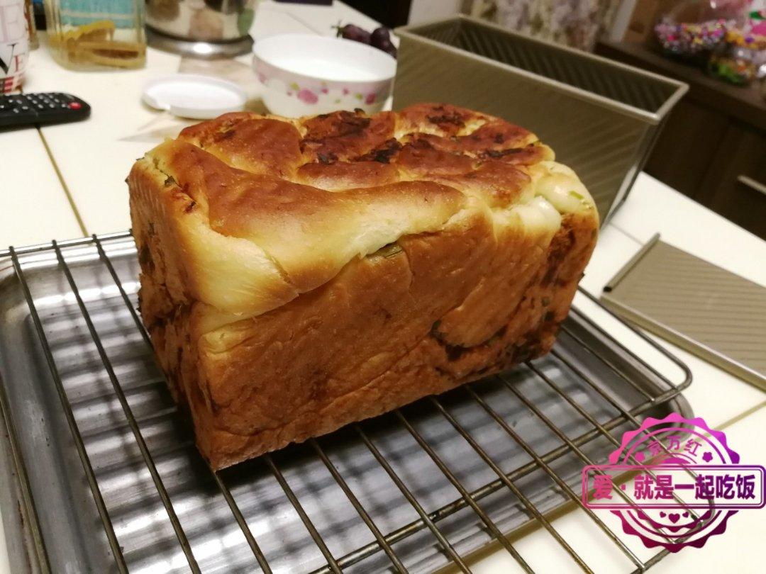 香葱肉松手撕吐司