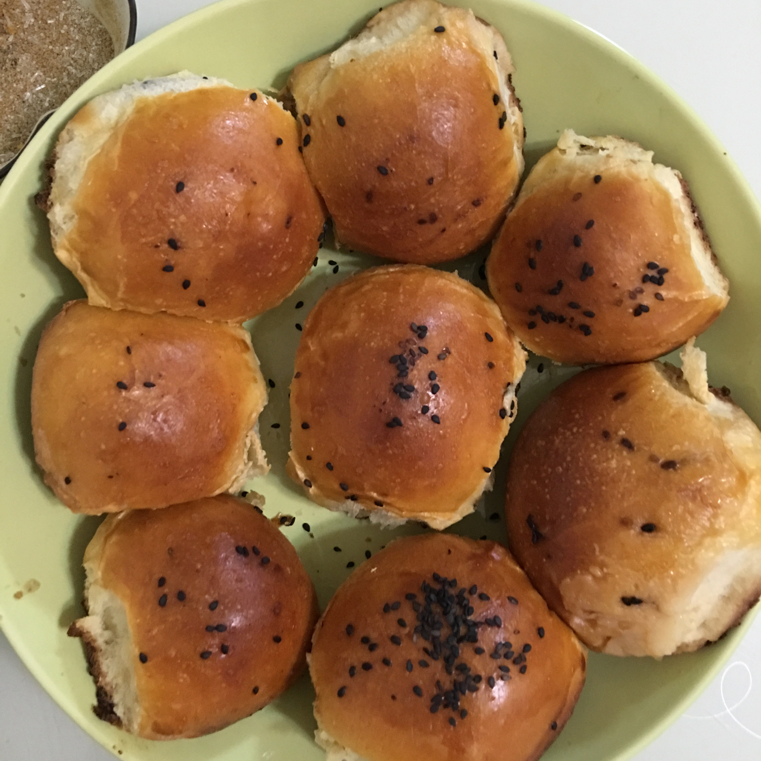 大人小孩都爱不释口的【蜂蜜牛奶小餐包】