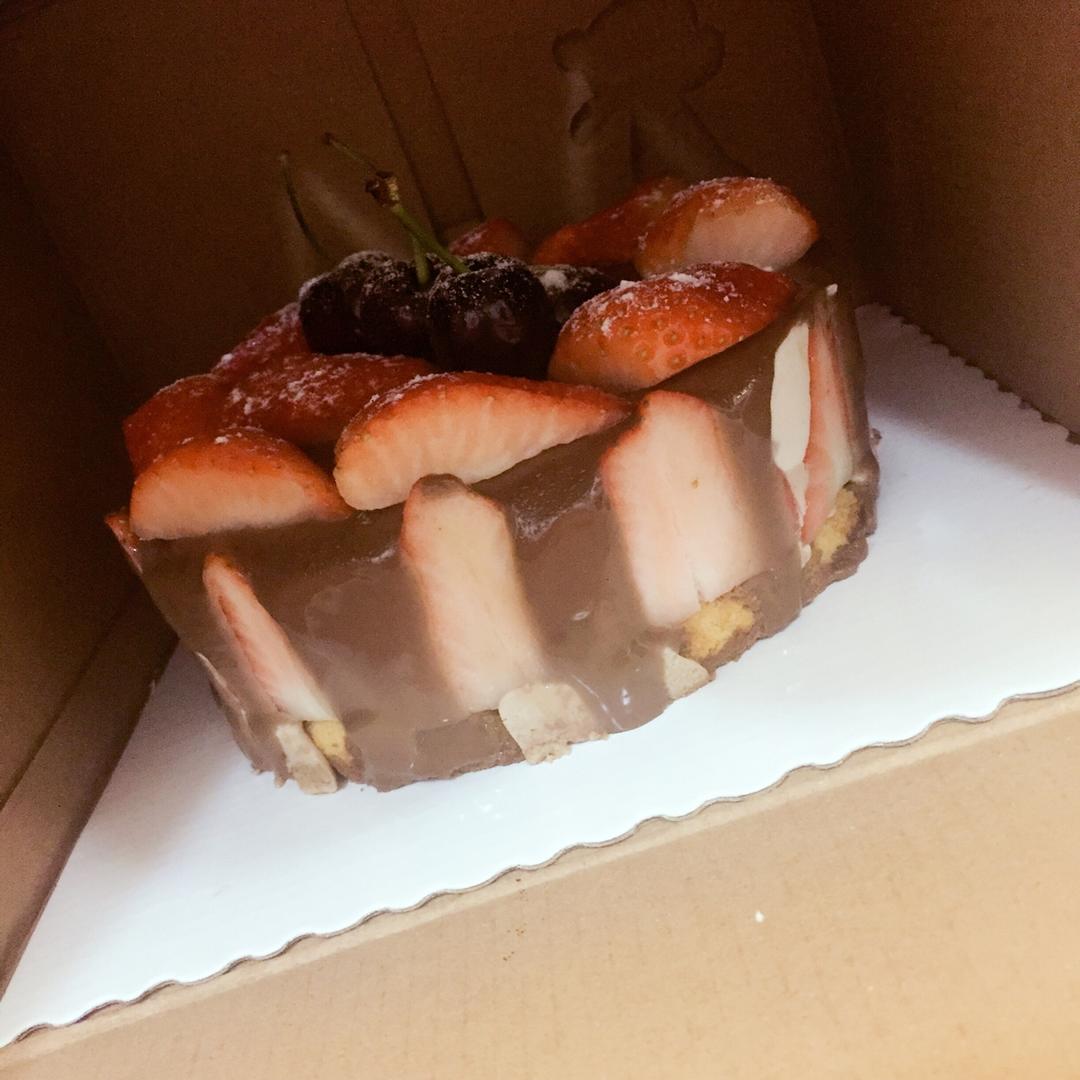 樱花巧克力草莓慕斯蛋糕（6寸）