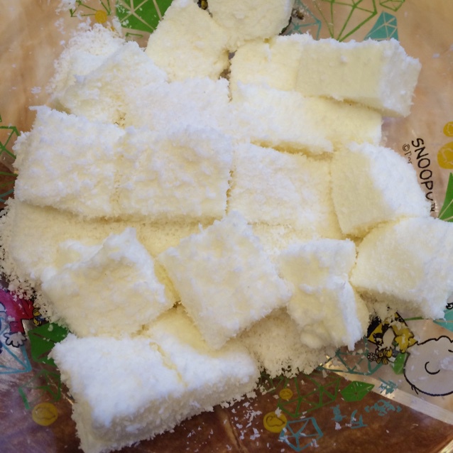 完胜85度C牛奶椰丝小方