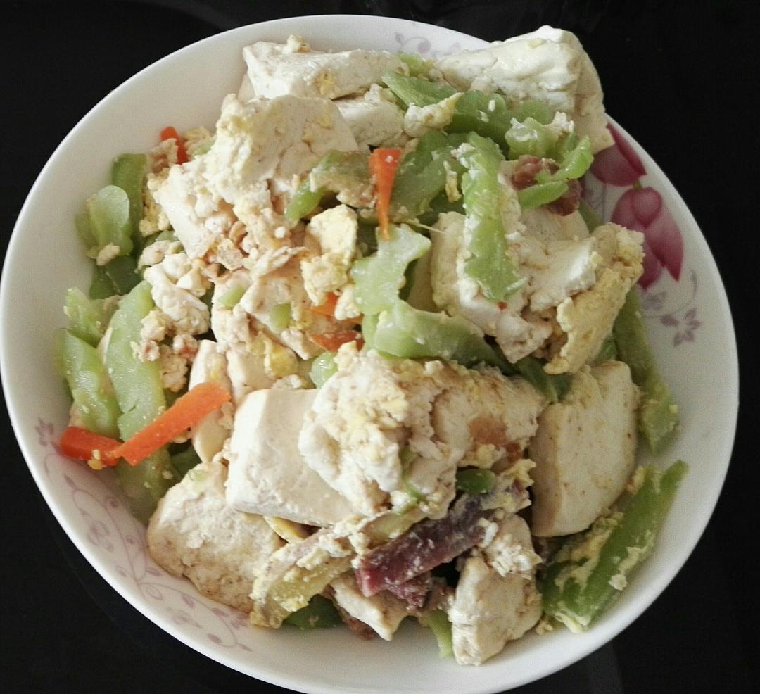 苦瓜炒豆腐｜美食台