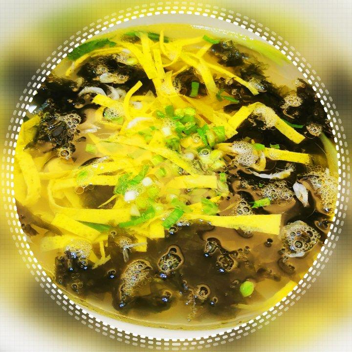 简单美味虾皮紫菜蛋花汤
