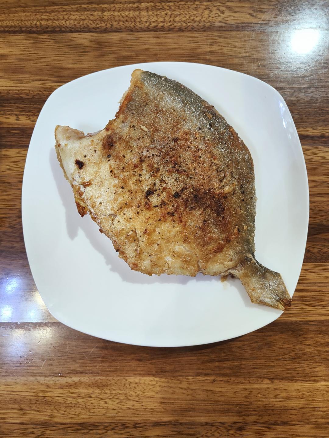 极简极美味——盐煎金鲳鱼
