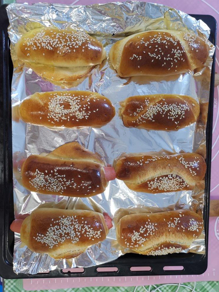 火腿肉松面包卷