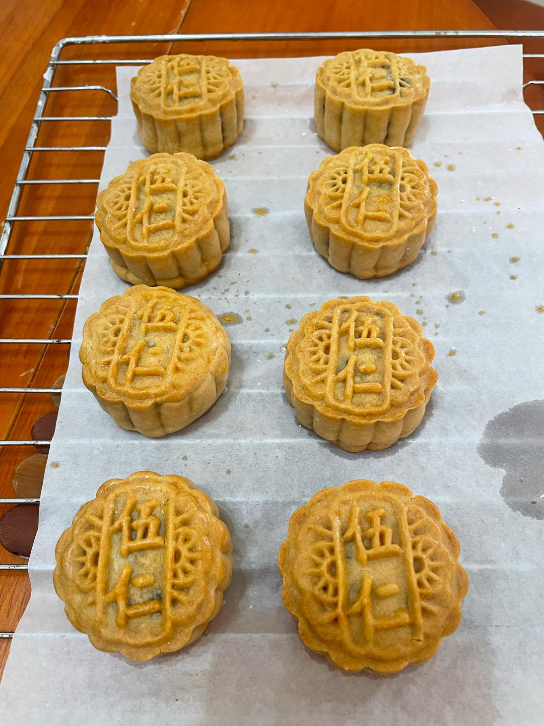 广式月饼—蛋黄莲蓉月饼