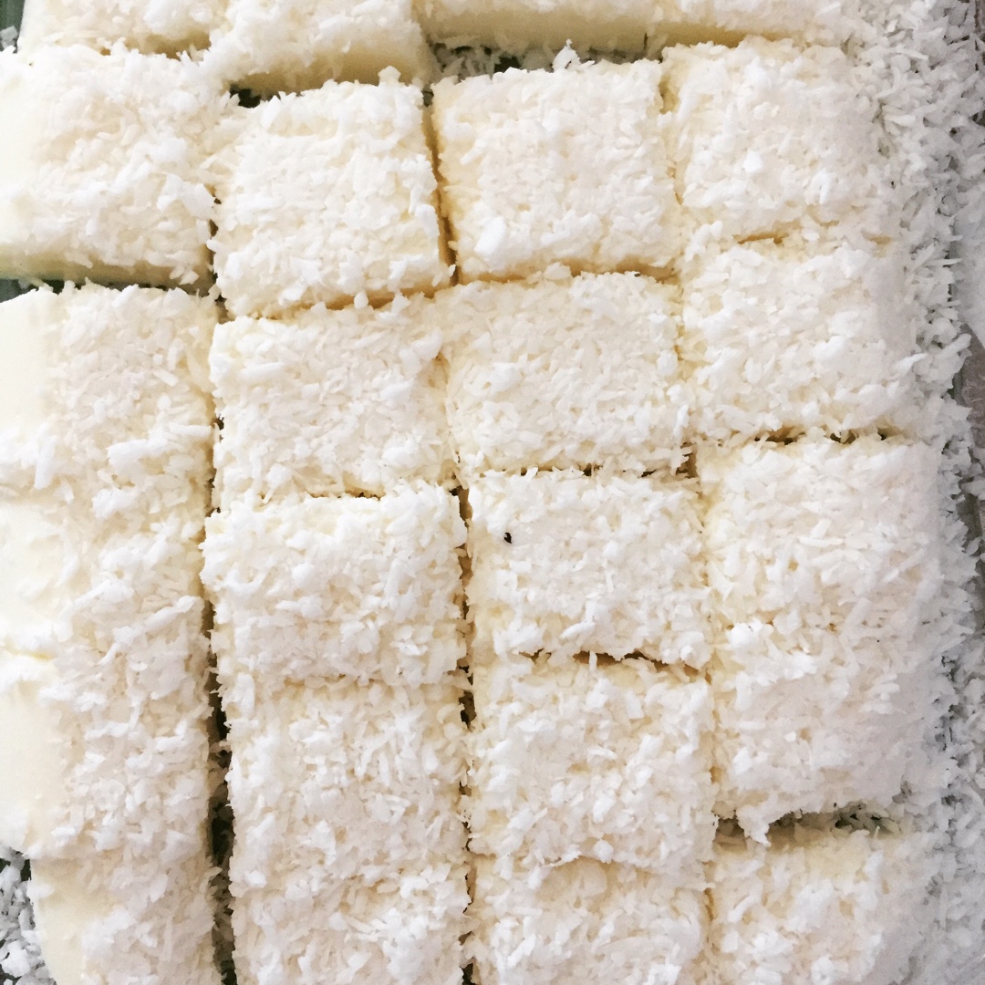完胜85度C牛奶椰丝小方