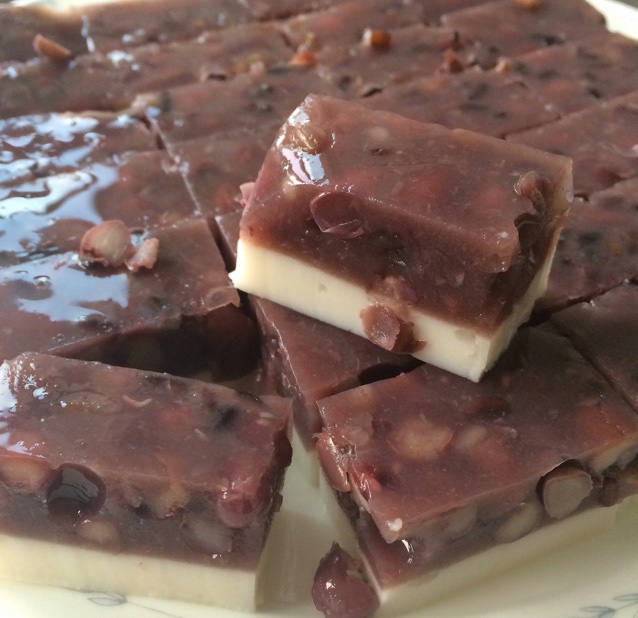 卡比考拉做的牛奶椰汁红豆糕