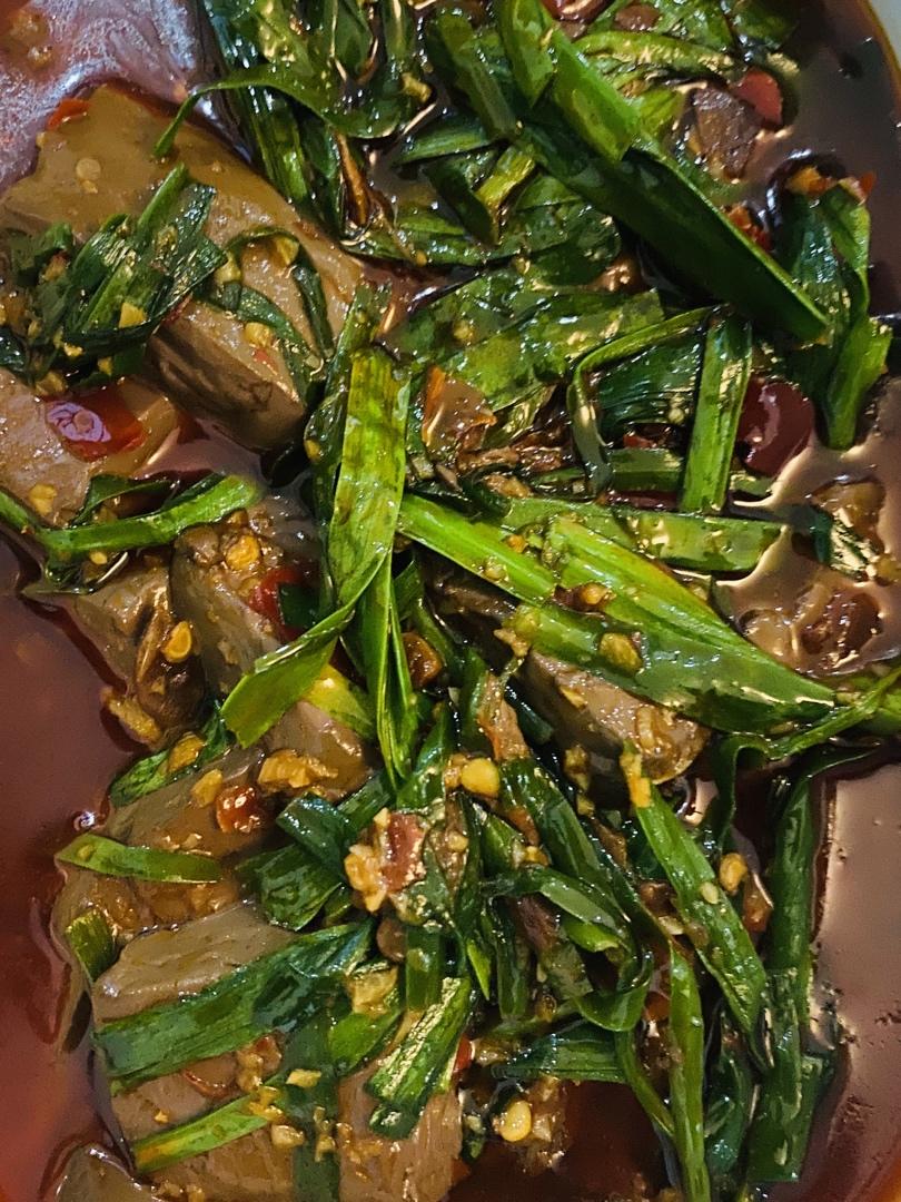 嫩滑韭菜炒鸭血