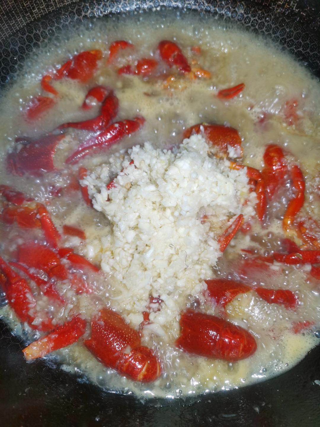 金汤蒜蓉小龙虾