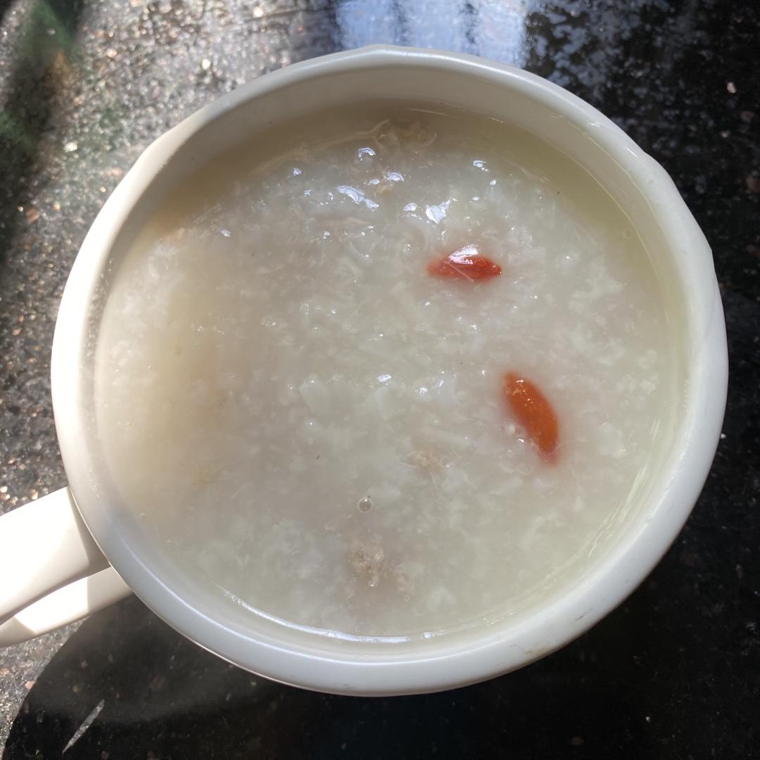 非常适合小朋友吃的～健脾养胃淮山瘦肉粥