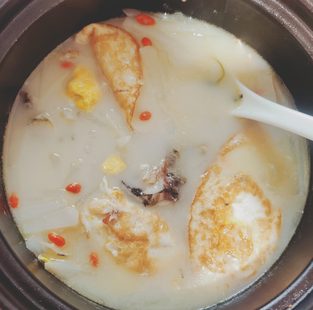 这样做的鲫鱼汤超好喝，奶白奶白的