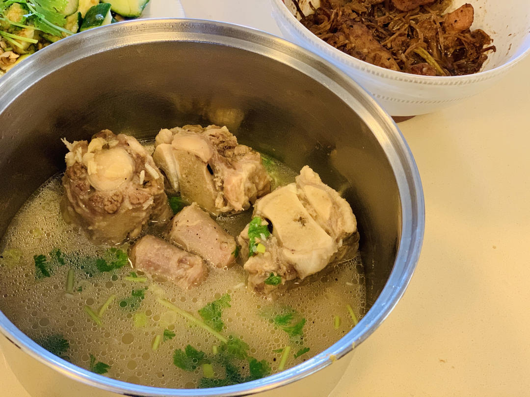 韩式清炖牛尾汤