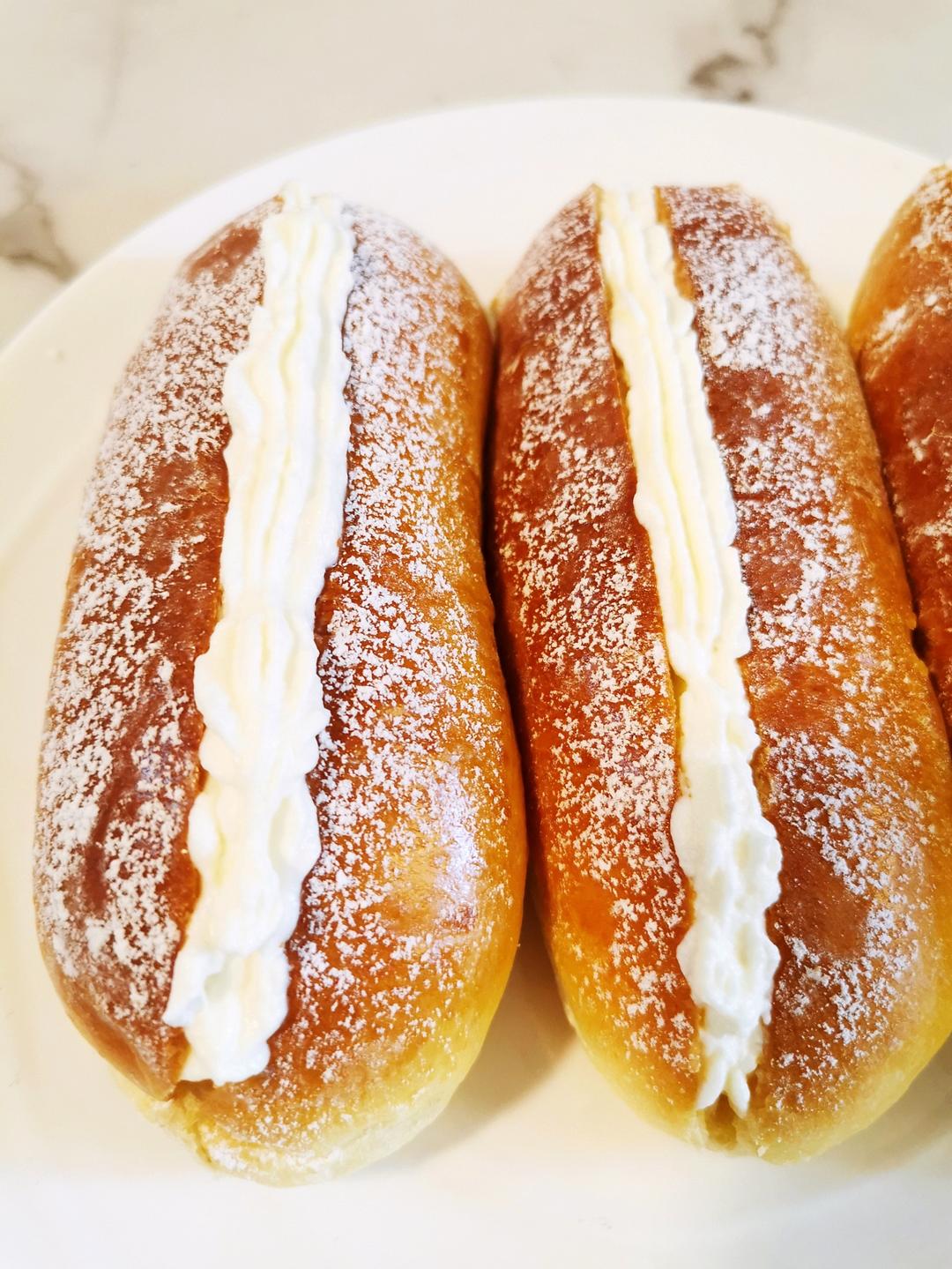 颜值奶油草莓甜心小面包