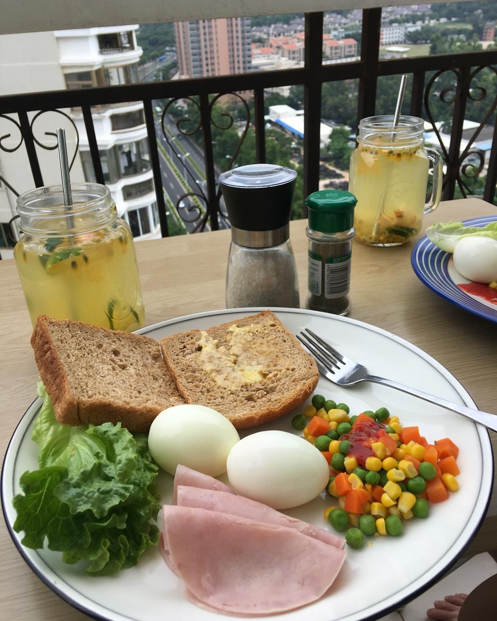 尊贵的大阿紫斯基做的第二届早餐马拉松