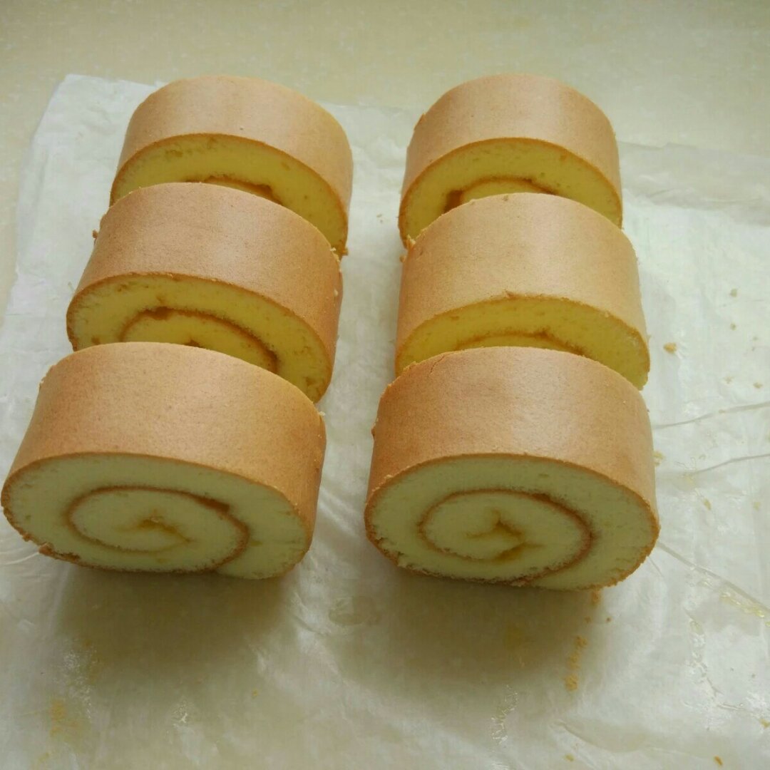 肉松戚风蛋糕卷