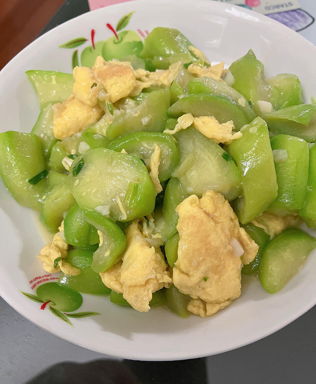 鲜香美味！好吃到舔盘的丝瓜炒鸡蛋