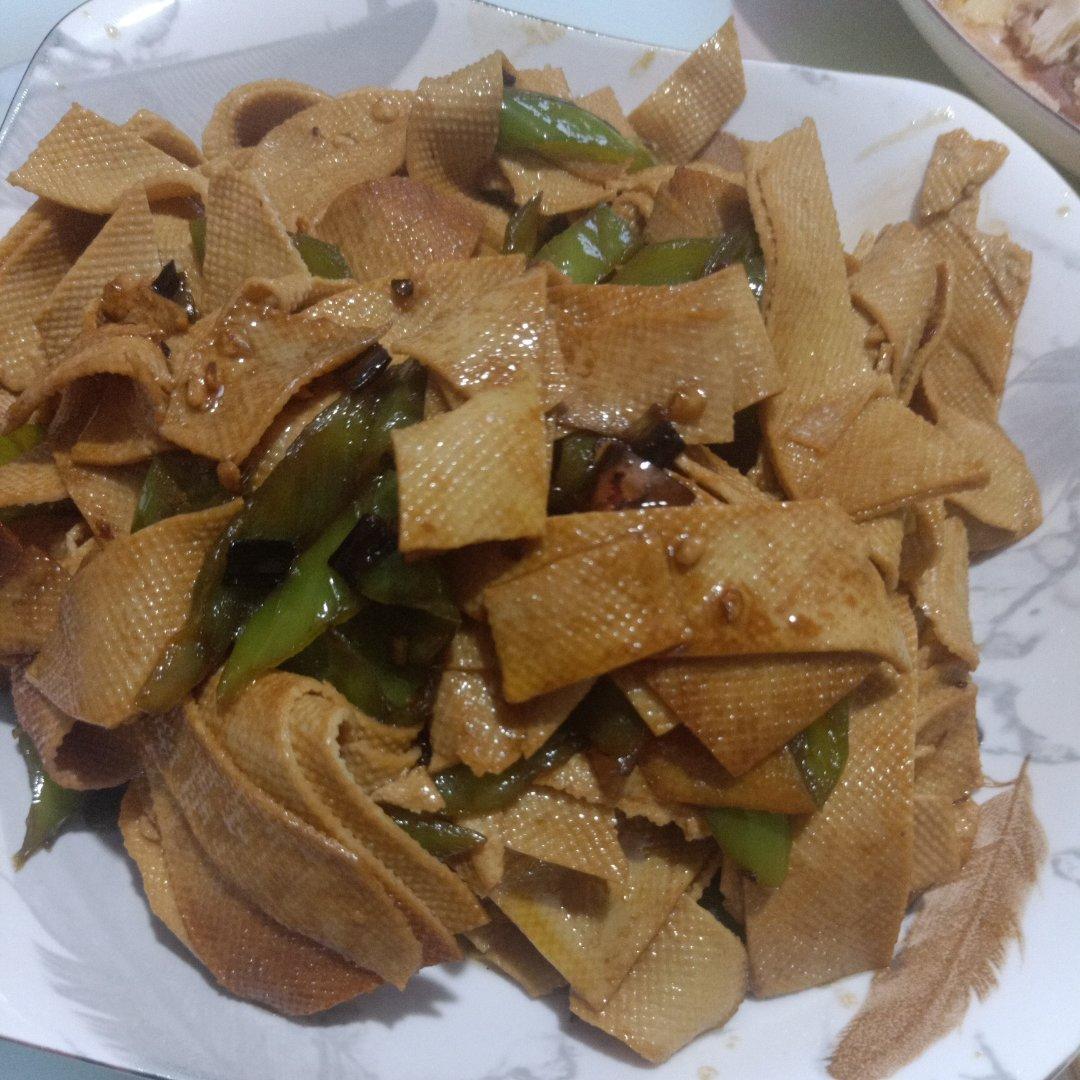 青椒炒豆皮
