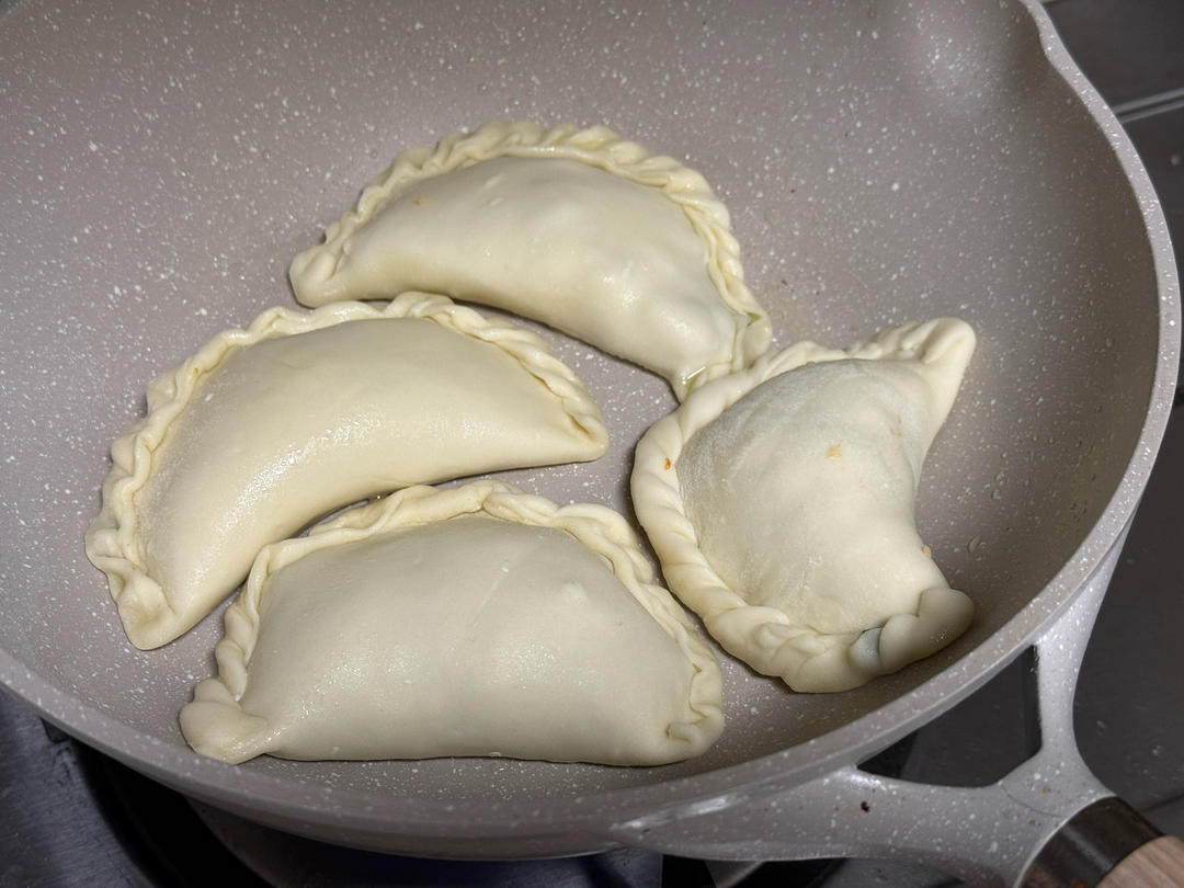 ㊙️烫面韭菜盒子 凉了也不硬 附包成完美半圆的细节视频