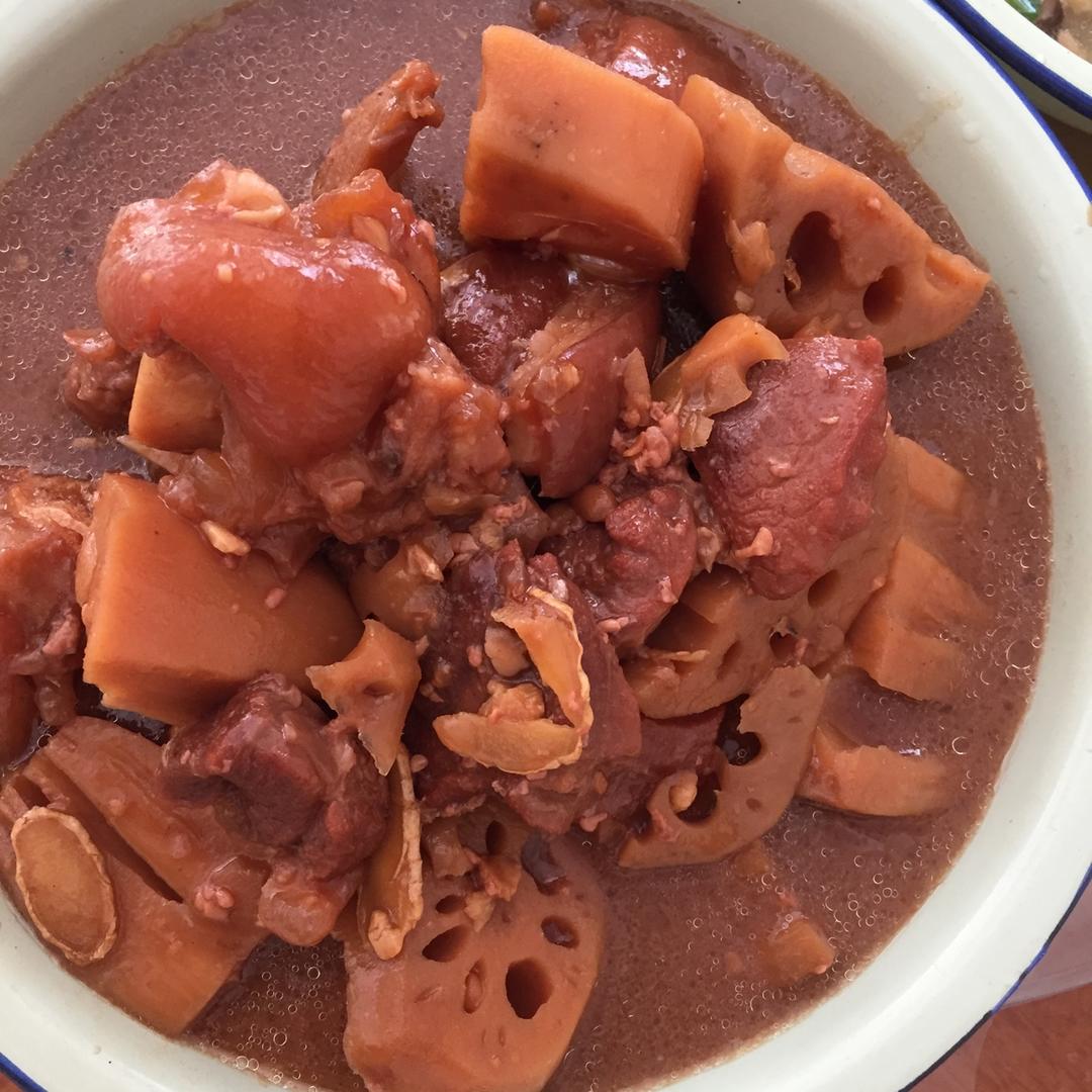 中国娃娃_rsyz做的猪手焖莲藕