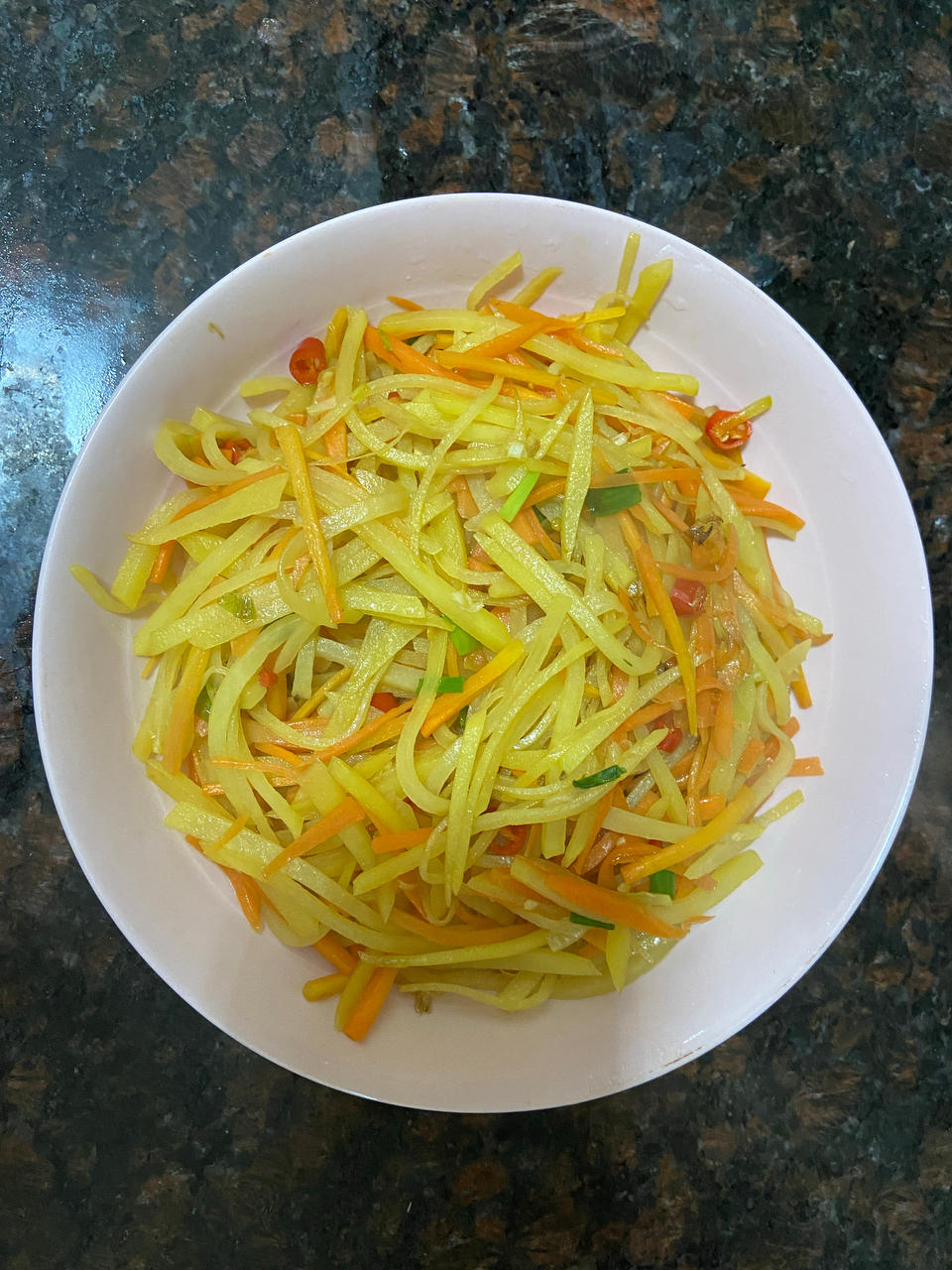 爆炒双丝土豆与胡萝卜丝