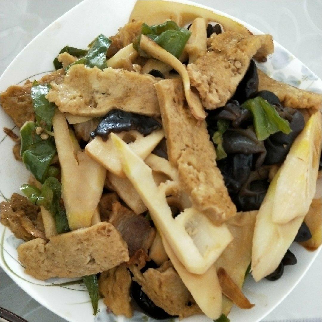 冬笋咸肉炒面筋
