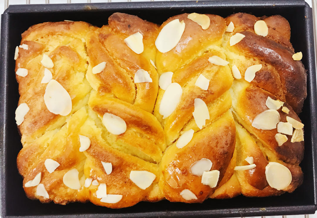 杏仁奶酥面包