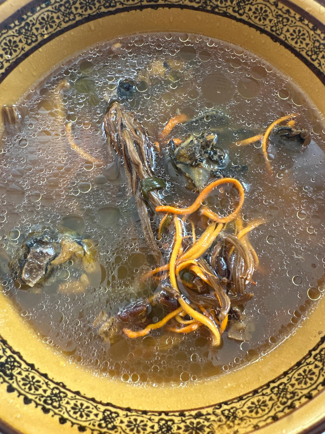 奶奶教的鲜香肥美香菇炖鸡汤