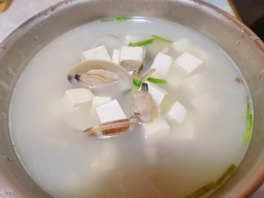 花蛤豆腐汤正确做法，鲜甜好喝，做法很简单