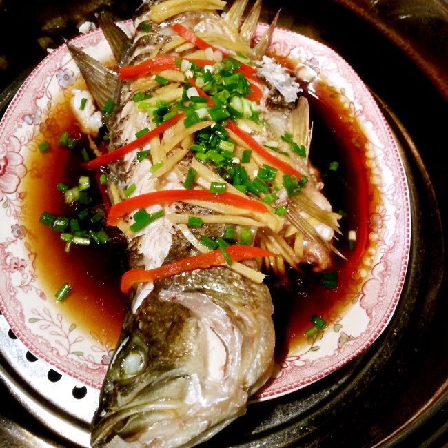 豉油清蒸鱼 清蒸鲈鱼