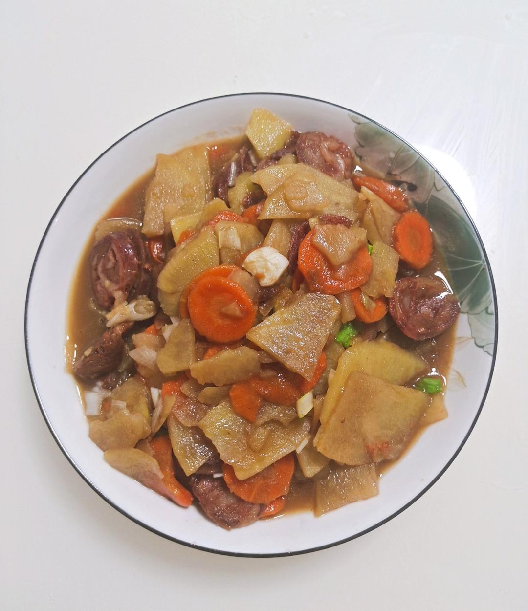 快手菜 | 腊肠炒胡萝卜土豆