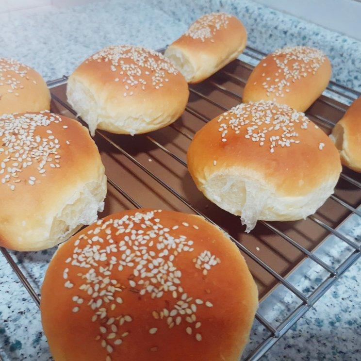 蒜香肠仔包