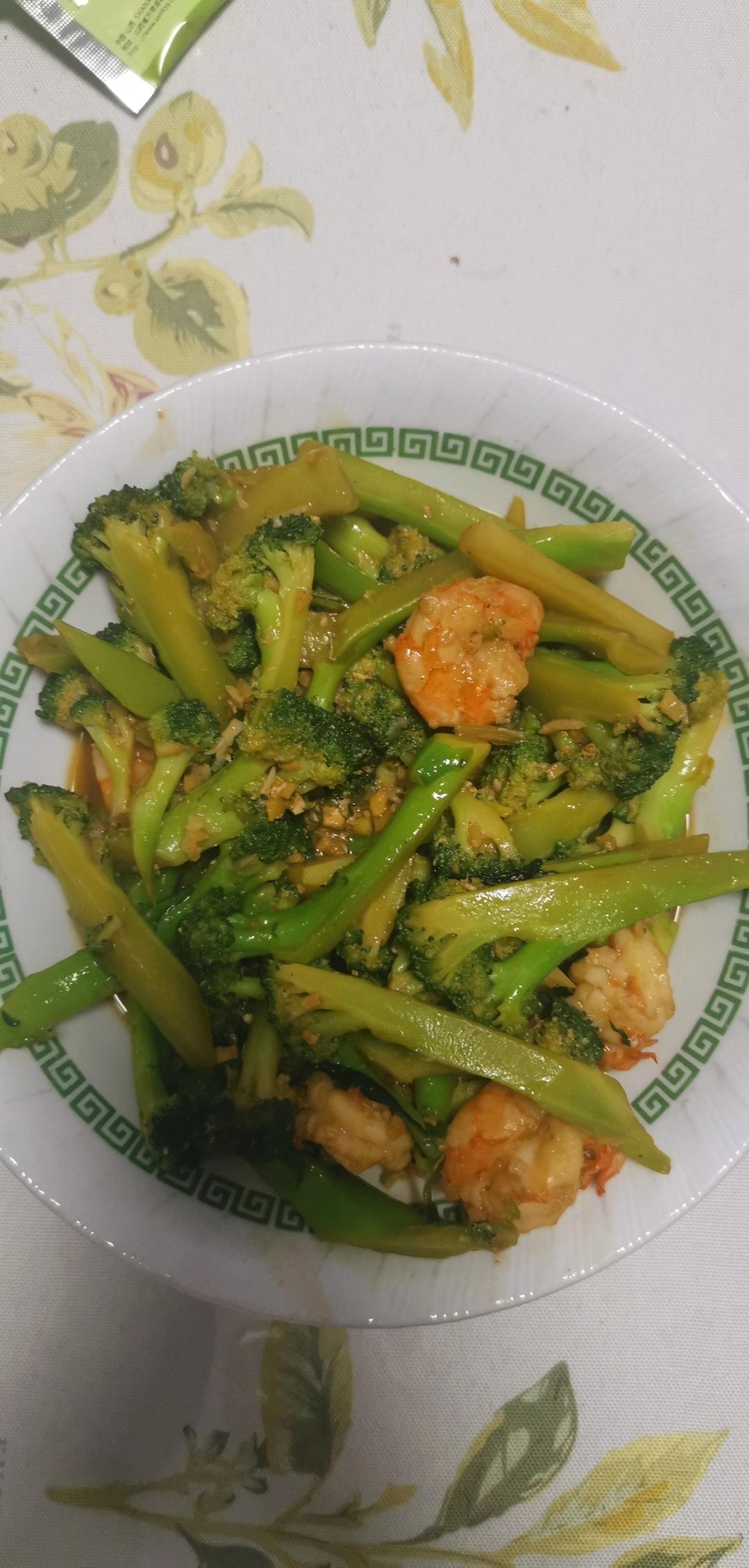 虾仁炒西兰花