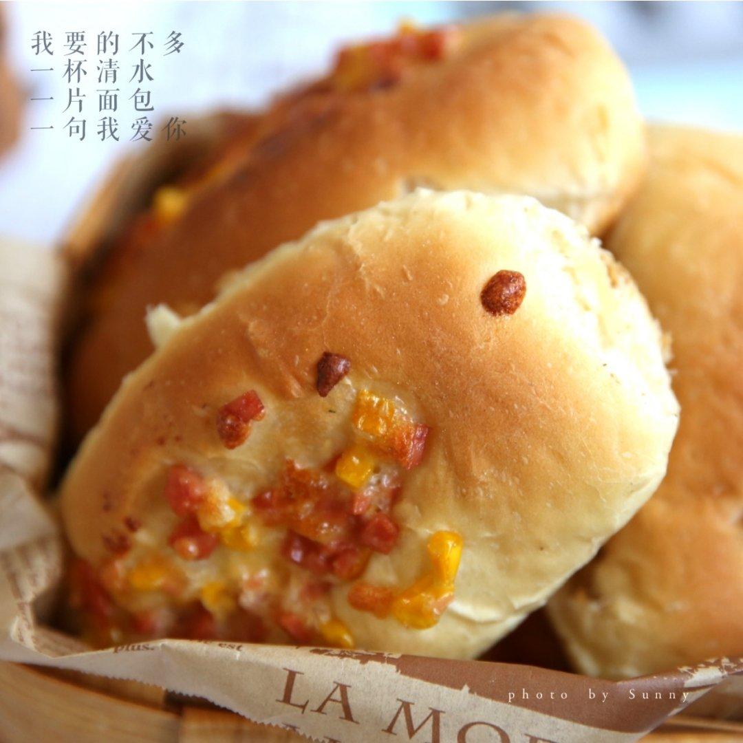 玉米火腿沙拉面包