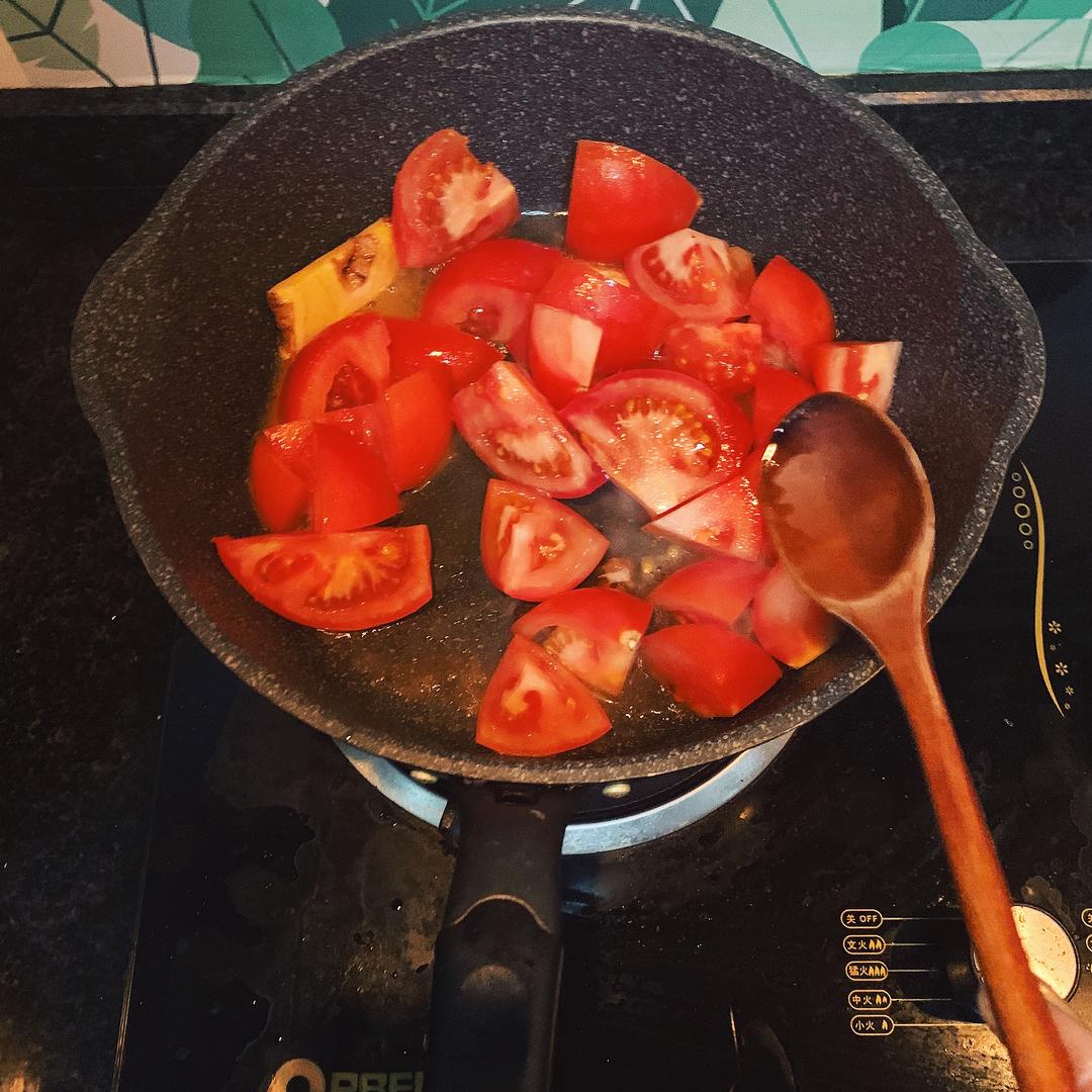 超简单快手🍅番茄牛腩 😘😘疯狂分泌口水的做法 步骤4