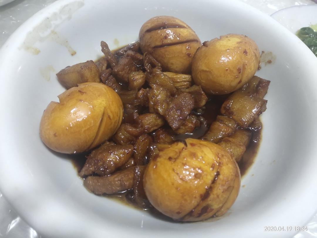 卤蛋红烧肉
