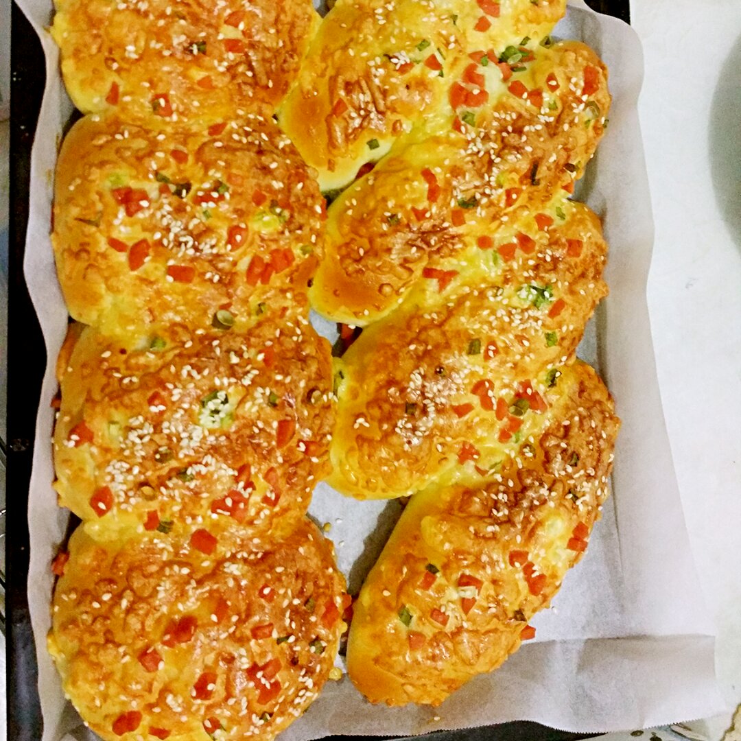 肉松火腿奶酪香葱面包