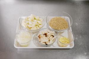 花椰菜糙米烩饭的做法 步骤3