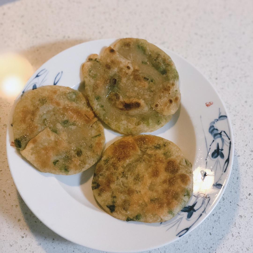 【饺子皮葱油饼】
