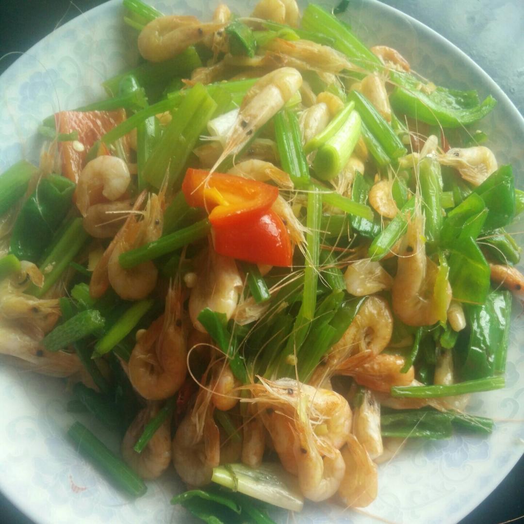 晶蓝舞灵做的芹菜炒虾
