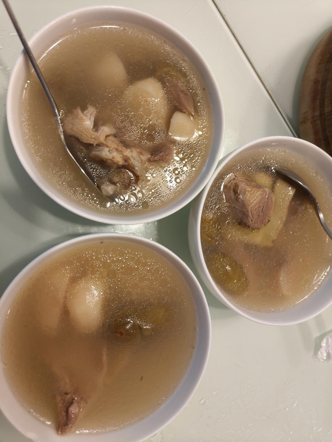 橄榄排骨清汤
