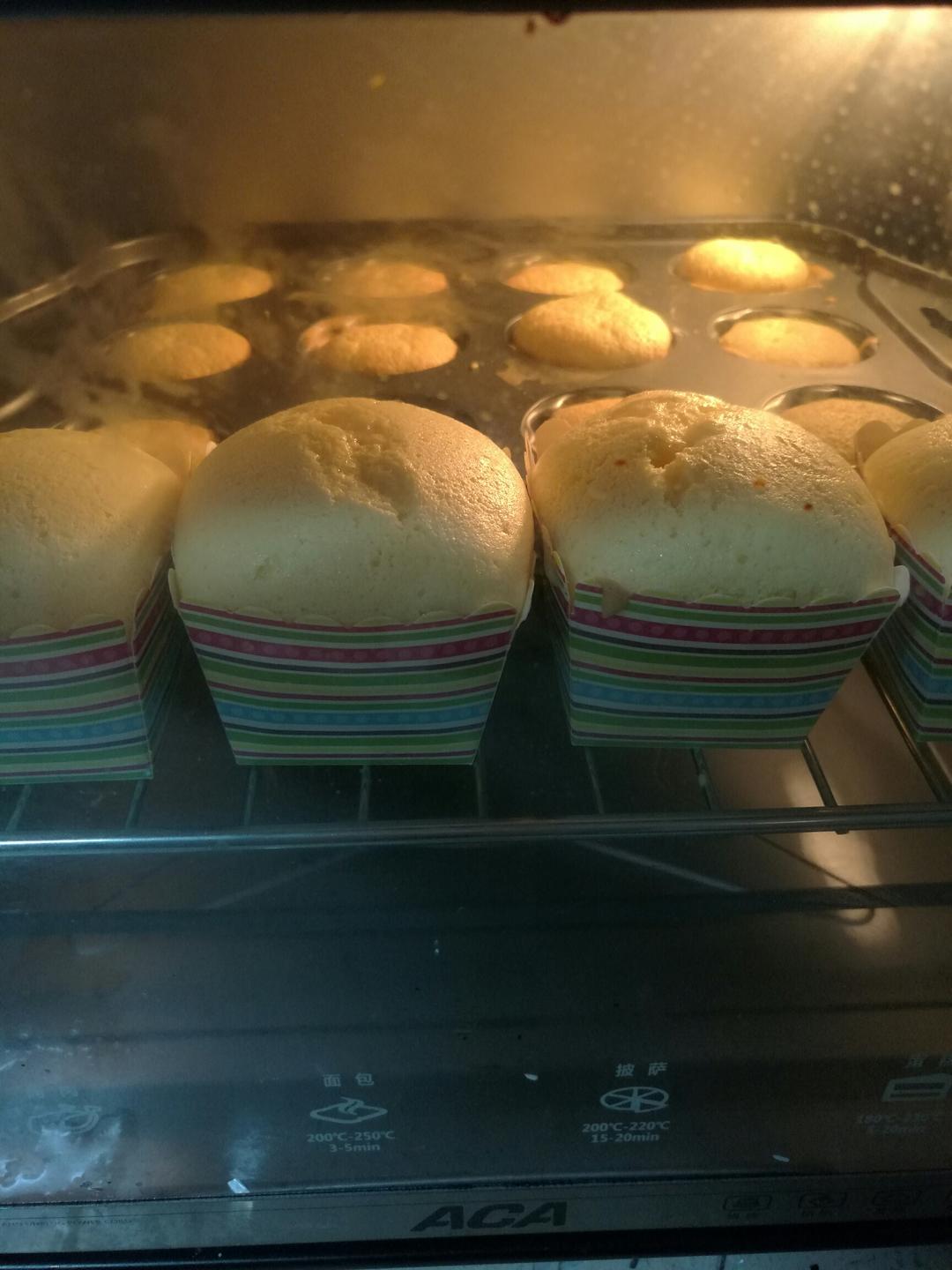 北海道戚风纸杯蛋糕（不加牛奶）