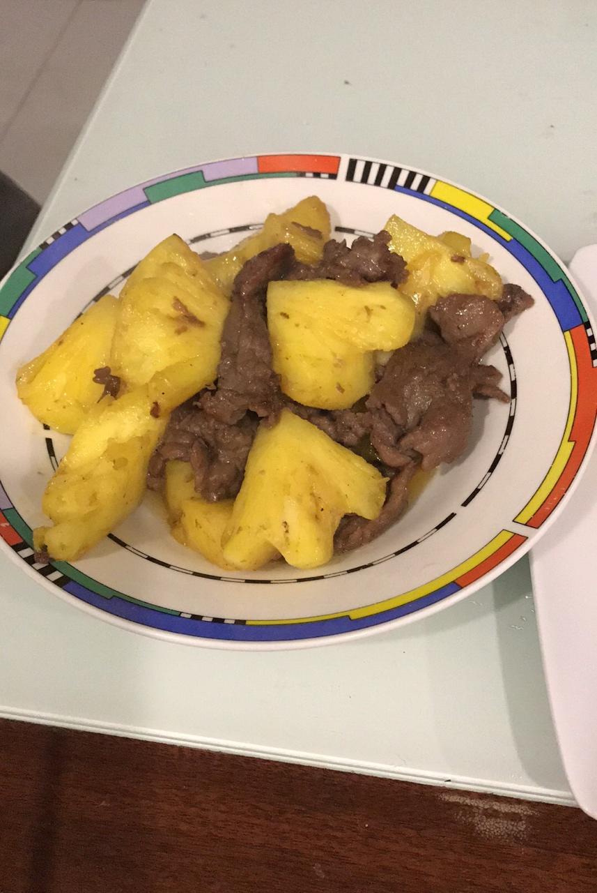 Q版-菠萝牛肉  (杂果肉菜类）