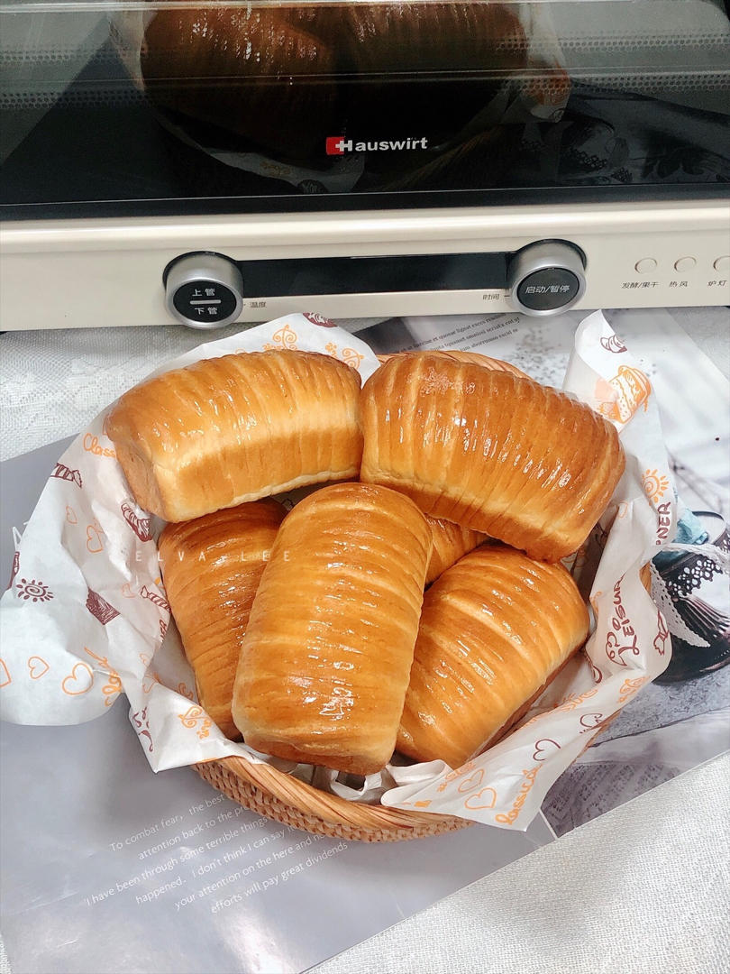 咸蛋黄肉松🌟网红毛线球咸面包