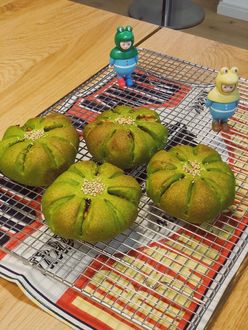 菠菜金枪鱼面包