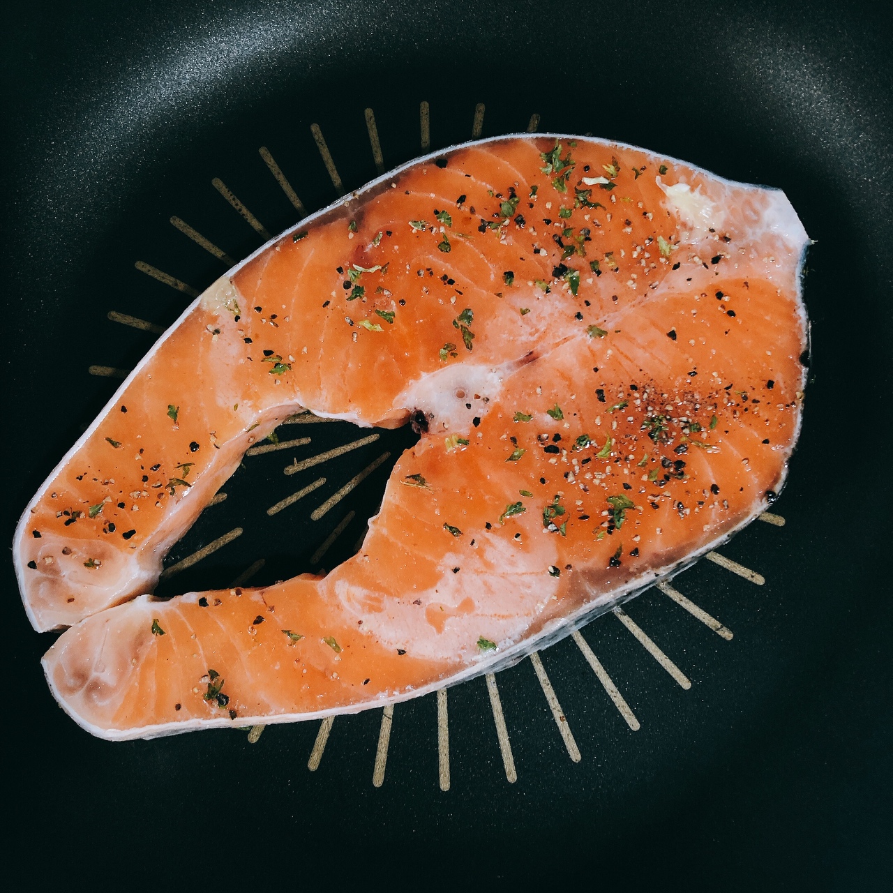 『简单健康』香煎三文鱼排Salmon Steaks的做法 步骤4