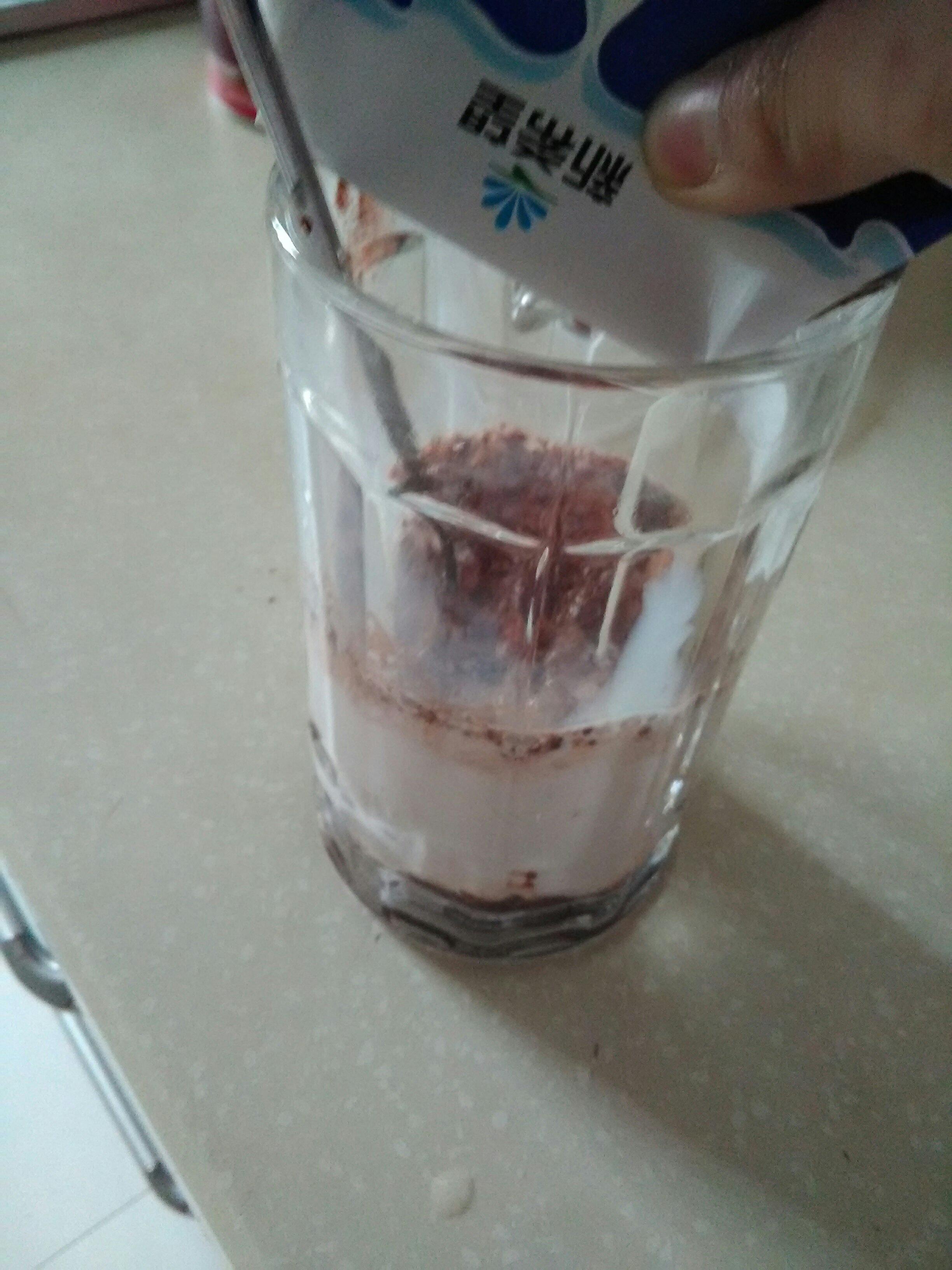 超简单热巧克力奶的做法 步骤2