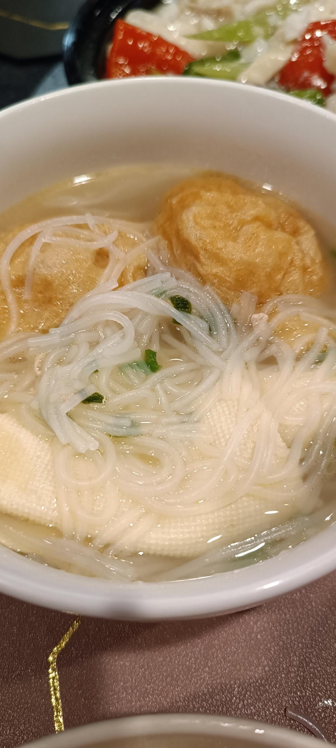 双档（油面筋嵌肉面结细粉汤）