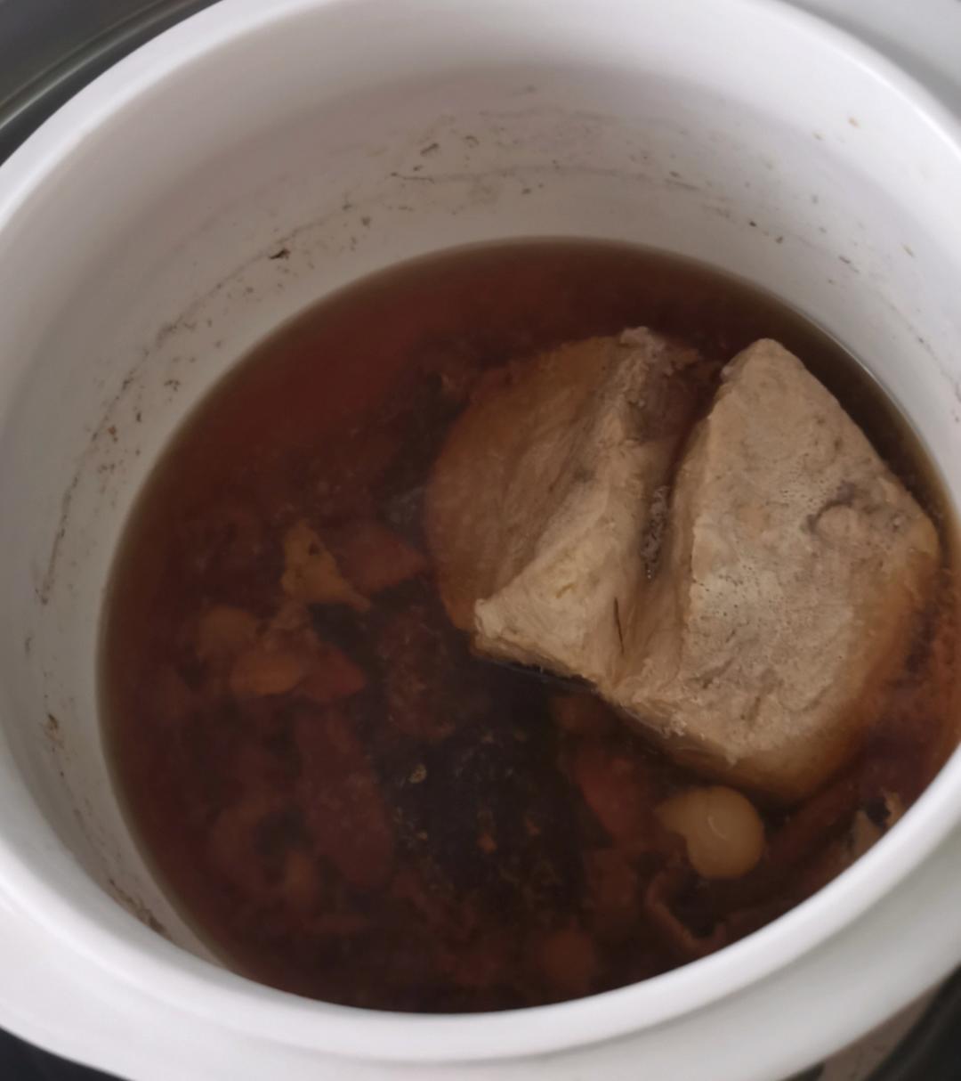 广东靓汤/周末靓汤/无法抗拒的鹿茸菇炖骨头汤/就喜欢菌类的香味