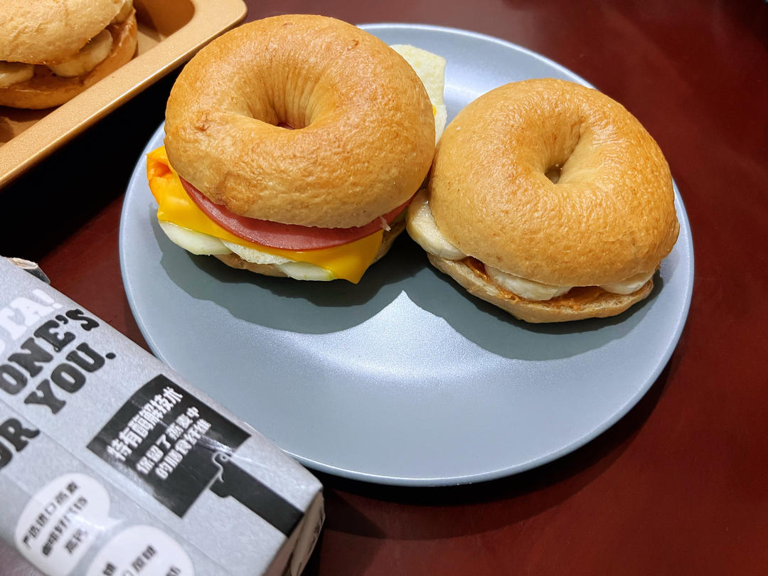 黑芝麻全麦贝果